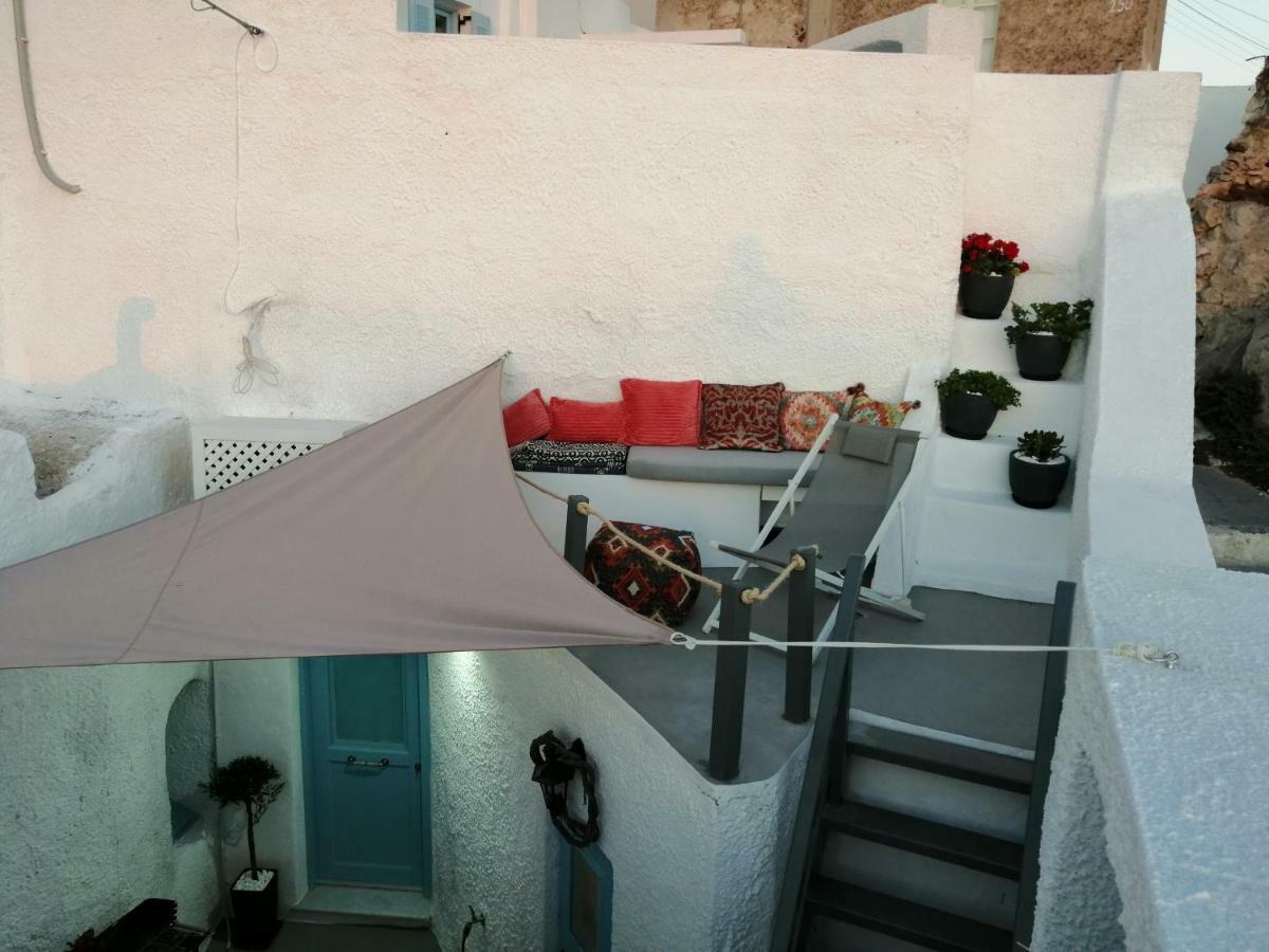 فيلا Santorinian Lava House Pýrgos المظهر الخارجي الصورة