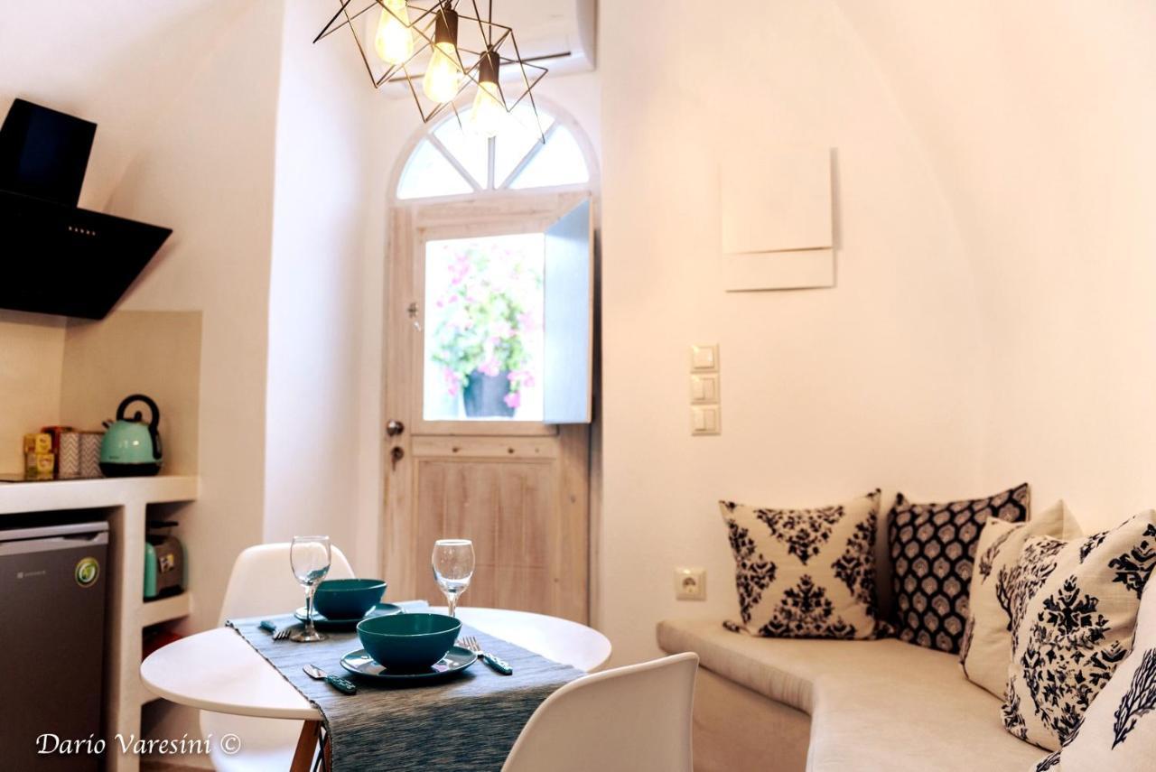 فيلا Santorinian Lava House Pýrgos المظهر الخارجي الصورة